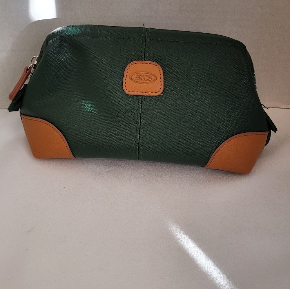 BRIC'S Qatar Airways Business Class Amenity Kit Travel Pouch Green Please Read